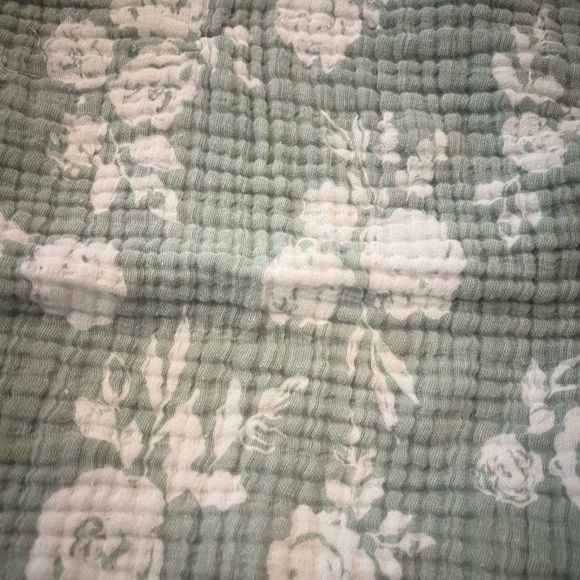 Light green floral changing table cover - Picture 2 of 2